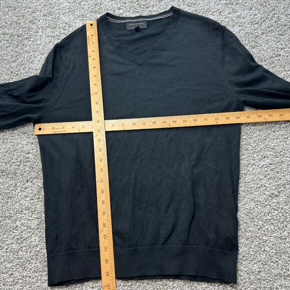 Banana Republic Black V-Neck Sweater L 100% Merino Wool Lightweight Long Sleeve - Picture 5 of 7